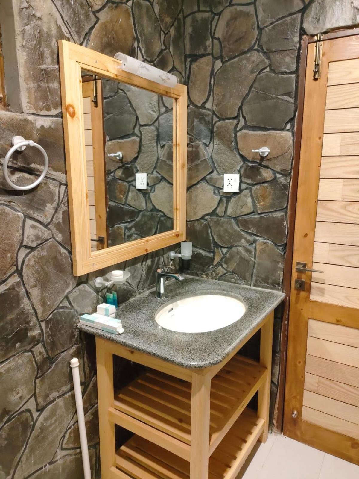 Dream Nest Resorts Skardu Exteriör bild